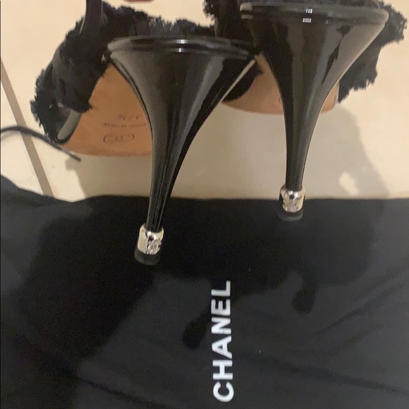 Chanel bow sling backs - lightly used. - Picture 4 of 5